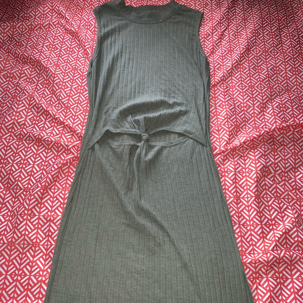 i am selling a knee length dress